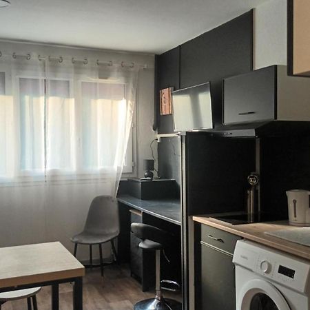 Appartement T1 Proche De Vulcania Pontaumur Exterior foto